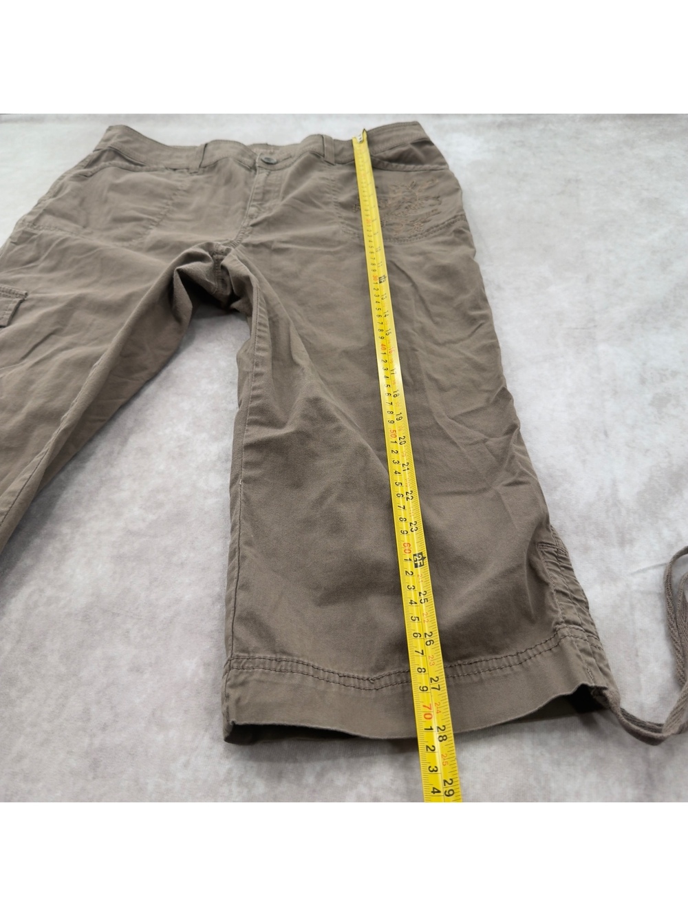 Croft & Barrow Y2K Brown Embroidered Floral Cargo Capris Size 12 Drawstring - Picture 9 of 9